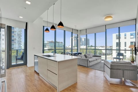 Panoramic Apartment, 3 Bedrooms, Kitchen, City View | Interior