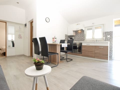 Standard House, 1 Bedroom (21520) | In-room dining