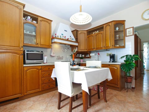 Standard Apartment, 1 Bedroom (22989) | Private kitchen | Fridge, microwave, oven, stovetop