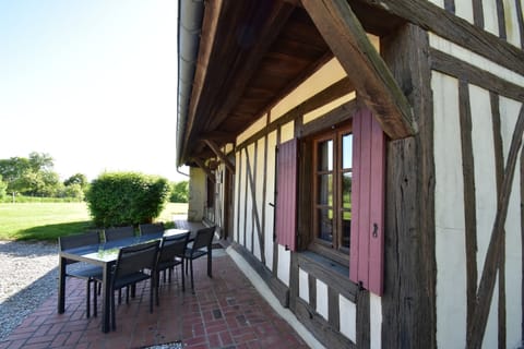 House | Outdoor dining