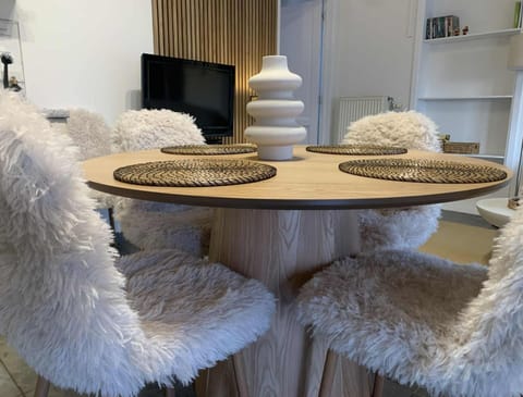 Cottage | Dining
