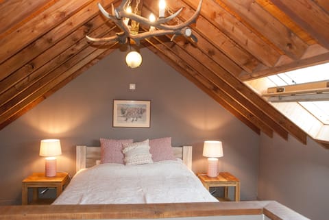 Cottage | 2 bedrooms, individually furnished, bed sheets