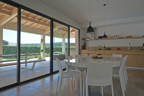 Villa | Dining