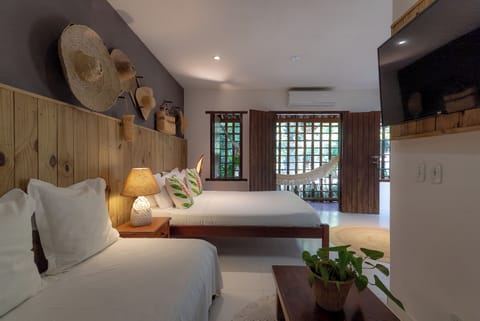Family Quadruple Room | Minibar, individually decorated, individually furnished, free WiFi