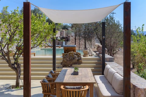 Exterior Dinning Table