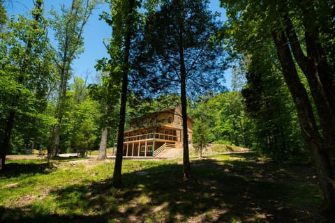 Welcome to Livin' the Dream Log Cabin