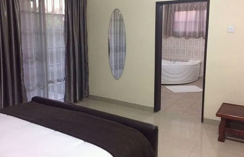 Double Room | Minibar, desk, laptop workspace, blackout drapes