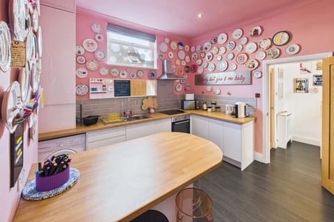 The Artists Pad, Saltburn-by-the-Sea - Host & Stay