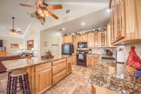Beautiful granite counter tops!