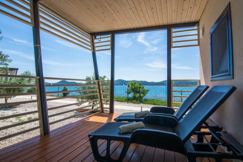 House | Terrace/patio