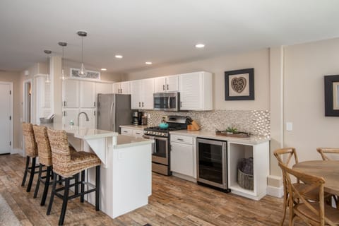 Fully equipped kitchen.