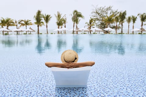 2 outdoor pools, open 7:00 AM to 8:00 PM, cabanas (surcharge)