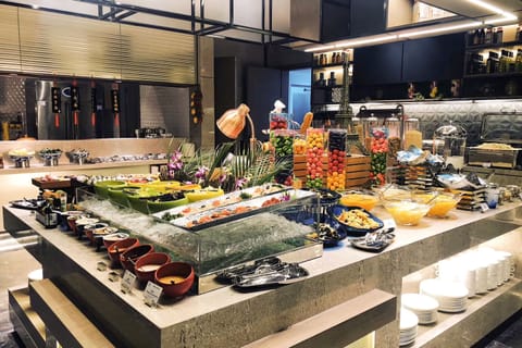 Daily buffet breakfast for a fee