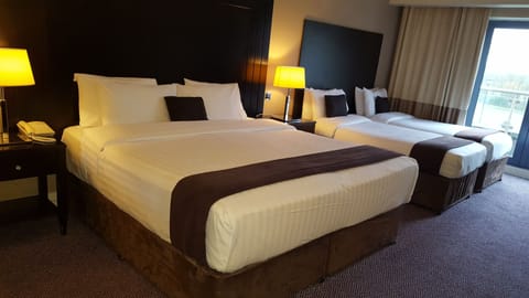 Family Room | In-room safe, desk, iron/ironing board, free WiFi