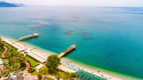 Private beach nearby, black sand, free beach cabanas, sun loungers