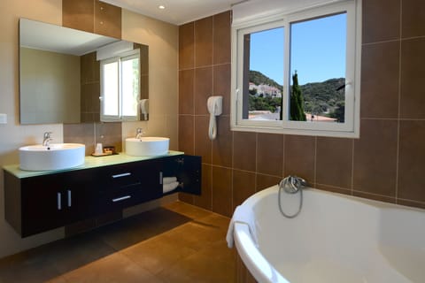 Family Suite 2 Bedrooms (Courtyard View) | View from room