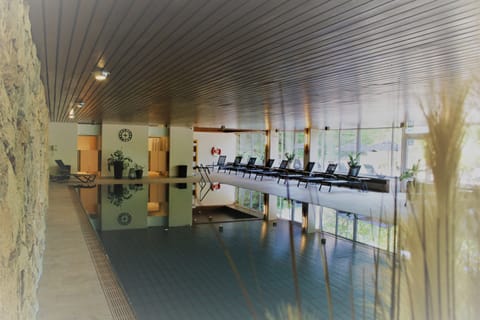 Exercise/lap pool