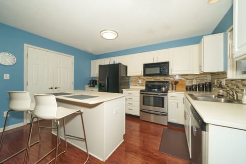 Kitchen with island