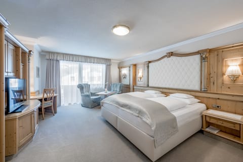 Deluxe Double Room | Premium bedding, down comforters, minibar, in-room safe