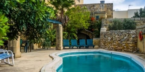 Private pool