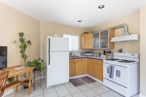 Store your food in this large refrigerator.