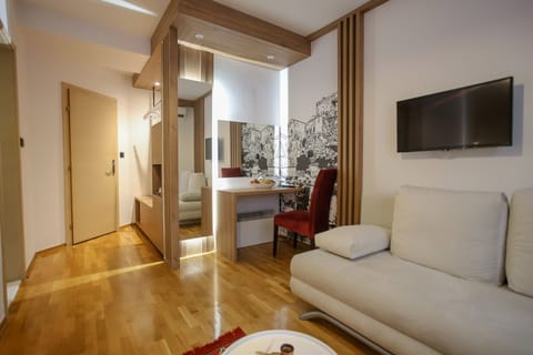 Triple Room | Minibar, soundproofing, free WiFi