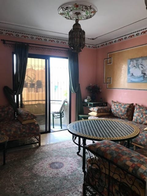 Apartment, 1 Bedroom | Living room | 32-inch flat-screen TV with satellite channels, TV