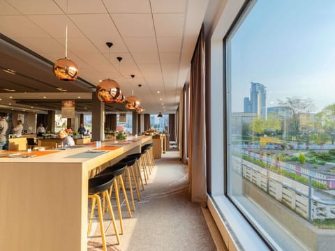 Daily buffet breakfast (PLN 80 per person)