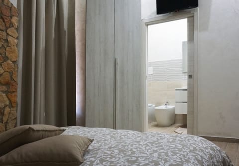 Romantic Room, 1 Bedroom, City View (Umberto I) | Frette Italian sheets, premium bedding, down comforters