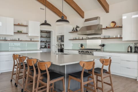 Upper unit kitchen island