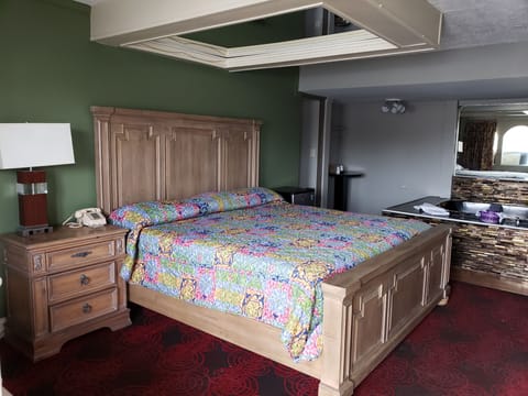 Romantic Room | Free WiFi, bed sheets