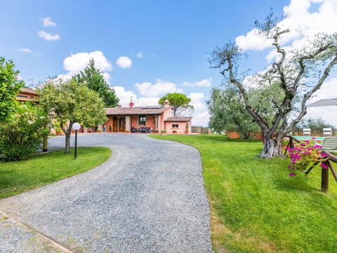 Cloud, Sky, Plant, Property, Natural Landscape, Building, Tree, Land Lot, Road Surface, House