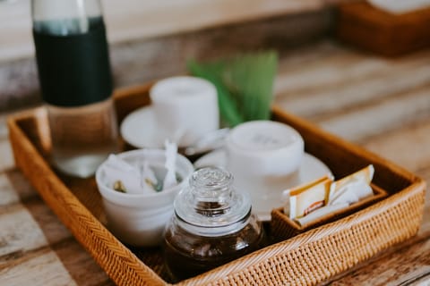 Deluxe Room, Sea View | Minibar, soundproofing, bed sheets