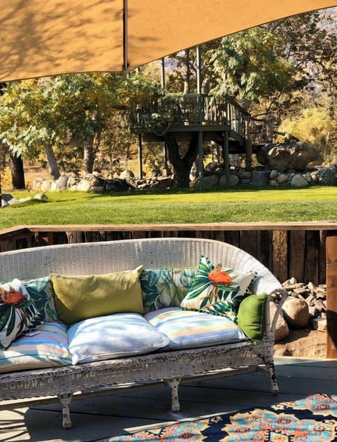 wicker sofa to sun lounge