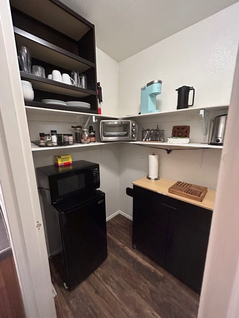 Kitchenette ~ single elec burner, microwave, toaster/oven, coffee maker, fridge