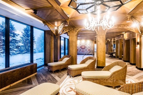 Couples treatment rooms, sauna, hot tub, steam room, Turkish bath