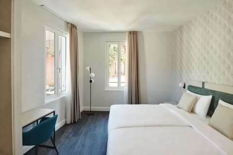 Garden Room King ( Vista11 ) | In-room safe, desk, laptop workspace, free WiFi