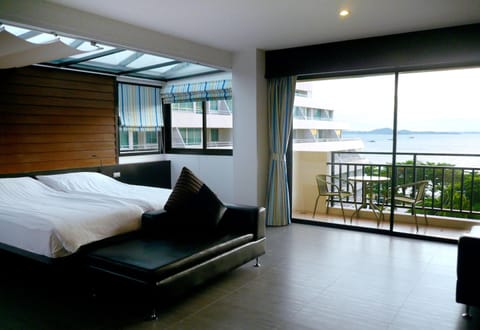 Basic Suite | In-room safe, free WiFi