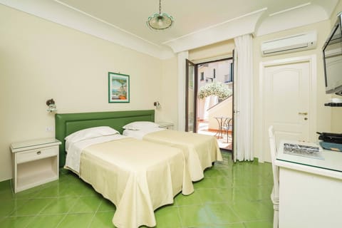 Superior Double or Twin Room, Balcony | Minibar, in-room safe, desk, cribs/infant beds