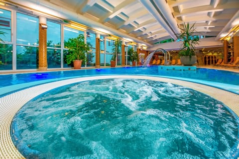 Indoor pool, sun loungers, lifeguards on site