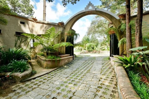 Entrance El Campanario