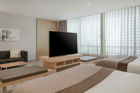 Premium Double Room, 1 Bedroom | Minibar, in-room safe, desk, blackout drapes