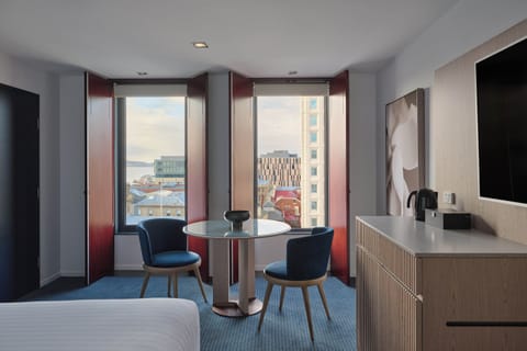 Premium bedding, in-room safe, individually decorated