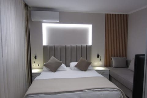 Double Room, Ensuite | Free WiFi, bed sheets