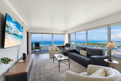 Living room ocean views as far as the eye can see!