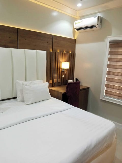 Superior Room | 1 bedroom, in-room safe, individually decorated, individually furnished