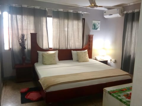 Executive Double or Twin Room | Desk, laptop workspace, WiFi (free)