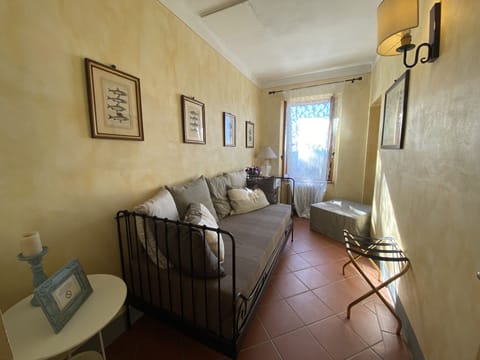 Suite, Terrace | Minibar, rollaway beds, free WiFi, bed sheets