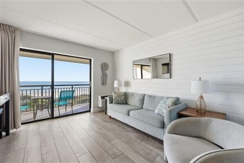 Condo 328