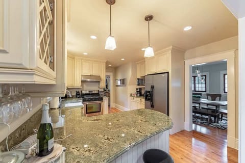 Fully stocked kitchen perfect for family meals
